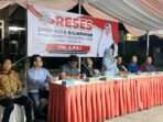 Anggota DPRD Kota Balikpapan, Iim menggelar reses di Halaman Kantor Kelurahan Karang Rejo, Balikpapan Tengah, pada hari Selasa (12/11/2024) malam. Foto: BorneFlash/Niken Sulastri