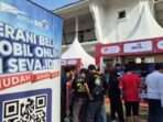 Antusiasme pengunjung Daihatsu Kumpul Sahabat – Balikpapan yang memadati booth SEVA untuk mengikuti berbagai kegiatan menarik hingga mencari tahu program dan promo yang ditawarkan oleh SEVA pada Minggu (3/11/2024). Foto: IST/by Seva