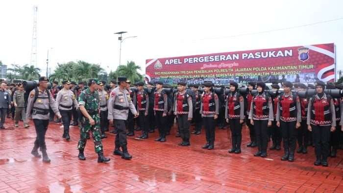 Apel Pergeseran Pasukan di Lapangan Apel Polda Kaltim pada Jumat (22/11/2024). Foto: HO/Humas Polda Kaltim