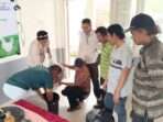 Apical melalui unit bisnisnya di Balikpapan, PT KRN memberikan pelatihan pembuatan pakan ternak, bagi UKM binaannya yakni Kelompok Ternak Kariangau Baru di Kampung Salok Baru, Kelurahan Kariangau, Kecamatan Balikpapan Barat. Foto: BorneoFlash/Ist
