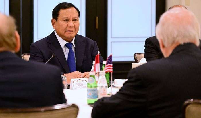 Presiden Prabowo Subianto melakukan pertemuan dengan anggota korporasi The United States – Indonesia Society (USINDO) di Ruang Dumbarton, Hotel Four Season, Washington DC, Senin (11/11/2024).(Dok. YouTube Sekretariat Presiden)