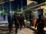 Batalyon A Pelopor Satbrimob Polda Kaltim melaksanakan patroli skala besar di seluruh wilayah Kota Balikpapan pada dini hari, Selasa (26/11/2024). Foto: HO/Humas Polda Kaltim
