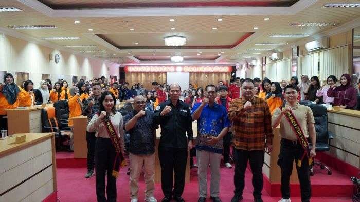 Bidhumas Polda Kaltim menggelar sosialisasi bertema Bijak Bermedia Sosial di Universitas Balikpapan (Uniba) pada Jumat (22/11/2024). Foto: HO/Humas Polda Kaltim