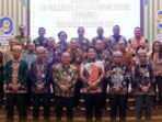 Bupati Dr. Bonifasius Belawan Geh secara resmi mengukuhkan Tim Percepatan Akses Keuangan Daerah (TPAKD) Kabupaten Mahulu dalam acara yang digelar di Kantor Pusat PT. BPD Kaltim Kaltara, Samarinda, 31 Oktober 2024. Foto: HO/Prokopim Mahulu