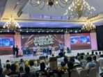 Debat publik ketiga untuk Paslon Pilkada Wali Kota dan Wakil Wali Kota Balikpapan, di Grand Senyiur Hotel Balikpapan, pada Jumat (22/11/2024) malam. Foto: BorneoFlash/Niken Sulastri