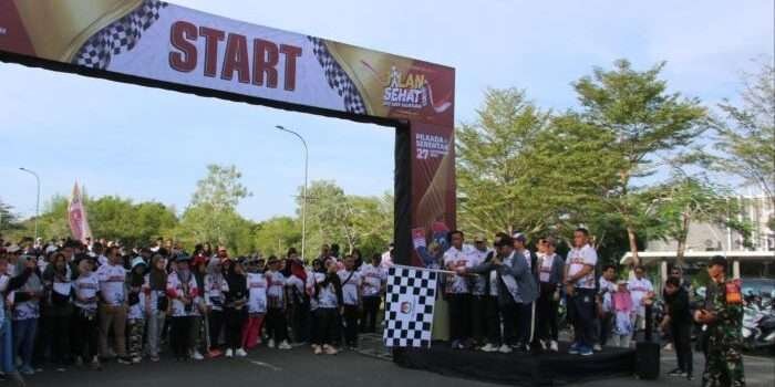 KPU Kota Balikpapan Gelar Jalan sehat di area Grand City Balikpapan, pada hari Sabtu (9/11/2024). Foto: BorneoFlash/Niken Sulastri
