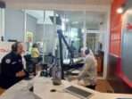 Kasubbid Penmas Bidhumas Polda Kaltim, AKBP I Nyoman Wijana saat talkshow di Radio ONIX FM Balikpapan, Rabu (27/11/2024). Foto: HO/Humas Polda Kaltim