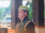 Kepala Dinas Pariwisata Pemuda dan Olahraga (Disparpora) Yason Liah, S.Hut., M.Si., bertindak sebagai inspektur upacara saat Peringatan Hari Sumpah Pemuda ke-96 yang berpusat di Lapangan Ujoh Bilang pada Senin (28/10/2024). Foto: HO/Prokopim Mahulu