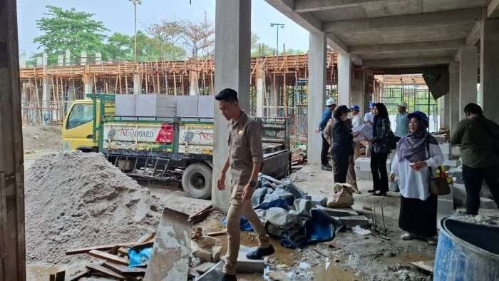 Komisi IV DPRD Kota Balikpapan melakukan Sidak ke SMP Negeri 27, di Kelurahan Telaga Sari Kota Balikpapan, pada hari Kamis (7/11/2024). Foto: Borneoflash/Niken Sulastri