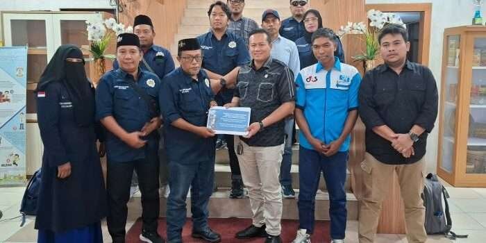 Komisi IV DPRD Balikpapan Terima Audiensi Sarbumusi dan SPN Usulkan Kenaikan UMK Balikpapan 2025