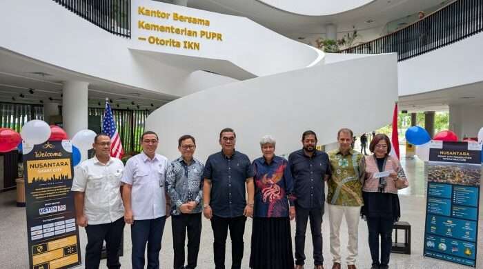 Otorita IKN bersama Under Secretary of Commerce Amerika Serikat meluncurkan proyek pembangunan Integrated Command and Control Center (ICCC) secara simbolik di Kantor Bersama Ibu Kota Nusantara pada Rabu (20/11/2024). Foto: HO/Humas Otorita IKN