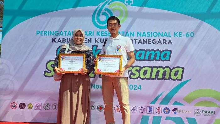 PHSS dan PEP Sangasanga Field Menerima penghargaan atas kontribusinya dalam program kesehatan Tahun 2024 di wilayah kerja Puskesmas Muara Badak, dan PEP Sangasanga Field mendukung program intervensi stunting bagi balita rentan di Kabupaten Kukar. Foto: HO/PHSS