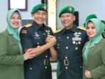 Pangdam VI/Mulawarman Mayor Jenderal TNI Tri Budi Utomo Salam Komando Bersama Brigjen TNI Bayu Permana, mantan Kasdam VI/Mulawarman yang kini menjabat sebagai Deputi Bidang Intelijen Dalam Negeri BIN, di Aula Makodam VI/Mulawarman, Pada Jum’at (29/11/2024). Foto: HO/Pendam VI/Mlw