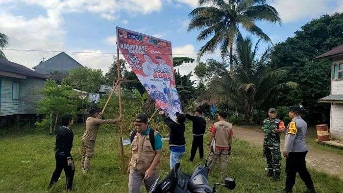 Polsek Barong Tongkok dan Koramil Kawal Penertiban APK di Linggang Bigung 