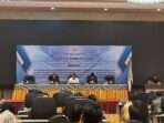 Rapat Paripurna DPRD Kota Balikpapan, dengan agenda jawaban wali kota atas pemandangan umum fraksi DPRD terhadap Raperda Kota Balikpapan tentang pembentukan dan susunan perangkat daerah digelar di di Ballroom Hotel Max One, pada hari Senin (4/11/2024). Foto: BorneoFlash/Niken Sulastri