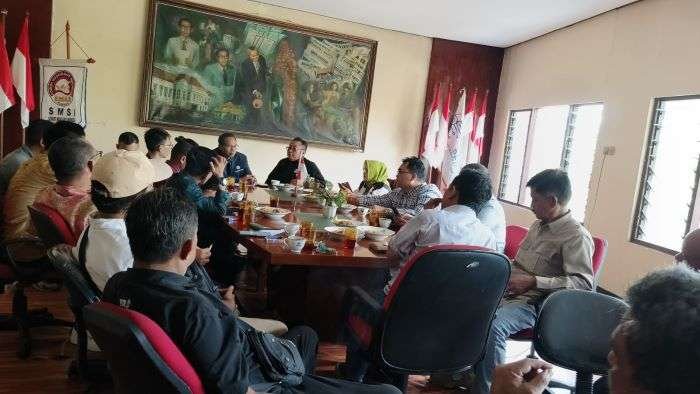 Rapat pleno pengurus SMSI Pusat yang digelar di Sekretariat SMSI Pusat, Jalan Veteran II, Jakarta Pusat pada Selasa, 6 November 2024. Foto: HO/SMSI Pusat