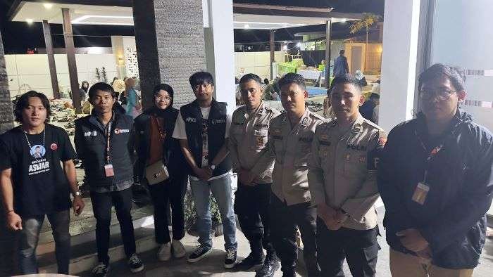 Regu 4 Polres Bontang laksanakan pengamanan dalam kampanye tatap muka pasangan calon (Paslon) Walikota dan Wakil Walikota pada Jumat malam 22 November 2024, pukul 20.00 WITA. Foto: HO/Humas Polres Bontang
