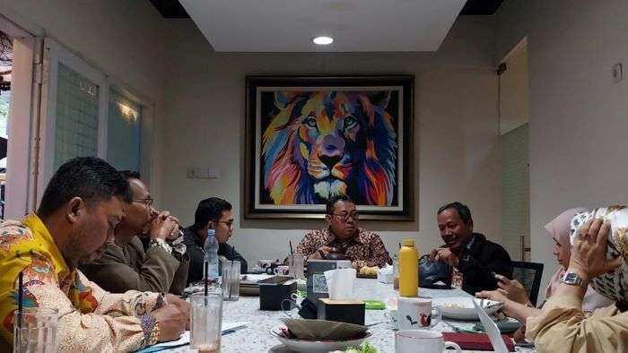 Serikat Media Siber Indonesia (SMSI) menggelar Focus Group Discussion (FGD) di Jakarta Selatan, pada Sabtu (9/11/2024). Foto: HO/SMSI Pusat