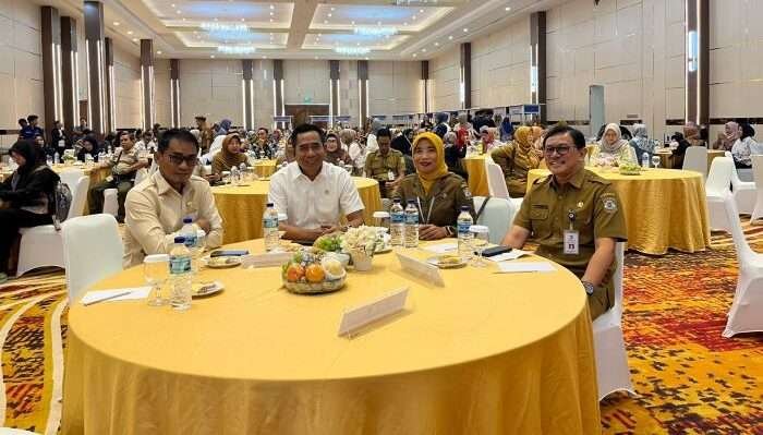 Wakil Ketua I Dewan Perwakilan Rakyat Daerah (DPRD) Kota Balikpapan Yono Suherman, menyambut baik terselenggara Business Matching 2024, di Nusantara Grand Ballroom Maxone Hotel Balikpapan, pada hari Selasa (26/11/2024). Foto: BorneoFlash/Niken sulastri