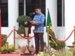 Wali Kota Balikpapan Rahmad Mas’ud bertindak sebagai inspektur upacara peringatan HUT ke-53 KORPRI, berlangsung di halaman Balai Kota Balikpapan, pada Jumat (29/11/2024). Foto: BorneoFlash/Niken Sulastri