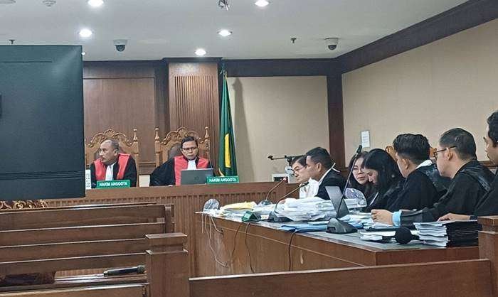 Crazy rich Surabaya, Budi Said membantah masuk ke dalam brankas penyimpanan emas di Butik Emas Logam Mulia (BELM) Surabaya 01 PT Antam Tbk untuk melihat stok. bantahan itu ia sampaikan di penghujung sidang di Pengadilan Tipikor Jakarta Pusat, Selasa (3/9/2024).(Syakirun Ni'am)
