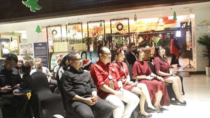 Blue Sky Hotel Balikpapan menggelar acara spesial bertajuk "Meet Santa" pada Sabtu (21/12/2024) lalu. Foto: BorneoFlash.com/IST