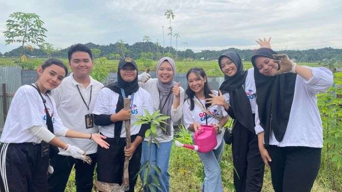 Kegiatan Aksi Sobat Bumi yang berupa dua kegiatan utama, yakni Aksi Tanam Pohon dan Aksi Tuntaskan Sampah, pada Minggu (22/12/2024). Foto: HO/PHI