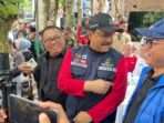 Ketum SMSI Firdaus, Mensos Saifullah Yusuf dan Mendes Yandri saat mengawali peringatan Hari Kesetiakawanan Sosial Nasional (HKSN) 2024 di Taman Firdaus, Desa Talaga, Banten, Senin (16/12/2024). Foto: HO/SMSI Pusat
