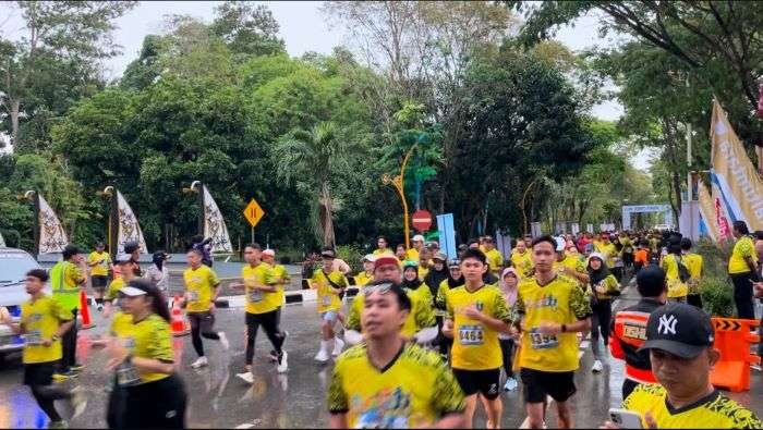 Peserta DPU Fun Run 5 K dalam rangka Hari Bakti Pekerjaan Umum ke 79 Tahun 2024, pada hari Sabtu (7/12/2024). Foto: BorneoFlash/Niken Sulastri