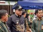 Pj Bupati Muhammad Zainal Arifin, menghadiri kegiatan Gerakan Pangan Murah (GPM) oleh Dinas Ketahanan Pangan Kabupaten PPU pada Kamis (5/12/2024). Foto: BorneoFlash/Irwan A