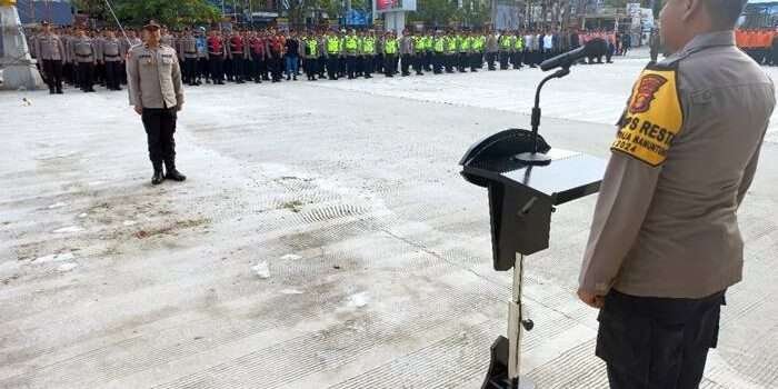 Polresta Balikpapan mengerahkan lebih dari 900 personel untuk melakukan pengamanan dan pengaturan lalu lintas pada malam pergantian tahun. Foto: BorneoFlash.com/Putra