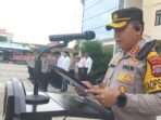 Polresta Balikpapan menggelar kegiatan pemeriksaan senjata api secara serentak di halaman apel Mapolresta Balikpapan, dipimpin langsung oleh Kapolresta Balikpapan, Kombes Pol Anton Firmanto, SH, SIK, MSI, pada Senin (23/12/2024). Foto: HO/Humas Polda Kaltim