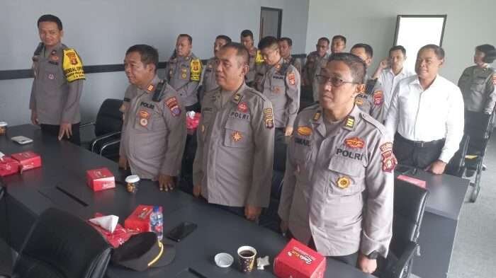 Satgas Ops Lilin Mahakam tingkat Polresta, mengikuti Rapat Koordinasi (Rakor) via Zoom yang dipimpin langsung oleh Kapolri pada Senin (16/12/2024). Foto: HO/Humas Polda Kaltim