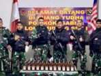 Satgas Pamtas RI-Mly Yonzipur 8/SMG berhasil menggagalkan dua upaya penyelundupan miras di wilayah perbatasan, tepatnya di Desa Buduk Kinangan, Kecamatan Krayan, Kabupaten Nunukan, kalimantan Utara, pada Senin dini hari (02/12/2024). Pendam VI/Mlw