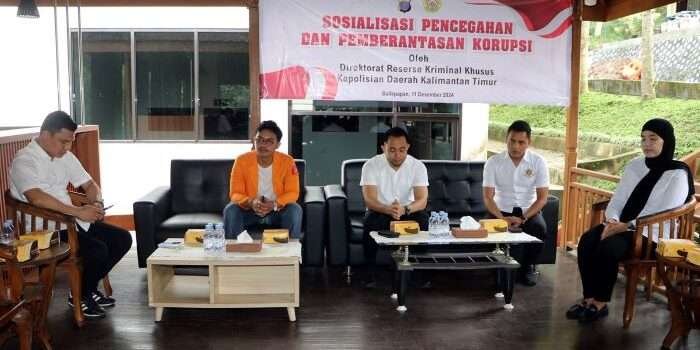 Sosialisasi pencegahan dan pemberantasan korupsi di Gazebo Subdit Tipidkor Ditreskrimsus Polda Kaltim pada Rabu (11/12/2024). Foto: HO/Humas Polda Kaltim
