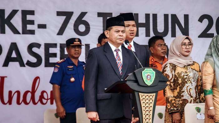 Sekretaris Daerah Kabupaten PPU, Tohar saat upacara peringatan Hari Bela Negara ke-76 Tahun 2024 di halaman depan kantor Bupati PPU pada Kamis pagi (19/12/2024). Foto: BorneoFlash/Irwan A.