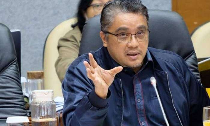 Wakil Ketua Komisi X DPR, Dede Yusuf Macan Effendi meyoroti kasus viral mengenai perundungan di lingkungan sekolah mengenah atas internasional. Diharapkan, pihak sekolah dapat turut aktif dalam kasus perundungan ini. (Dok. DPR RI)