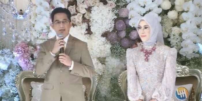 Wali Kota Balikpapan H. Rahmad Mas’ud saat memberikan sambutan saat resepsi pernikahan putri kesayangan Cindara Rahmad dan Abdurahman, di gedung Balikpapan Sport Convention Center (BSCC)/DOME, pada hari Sabtu (14/12/2024). Foto: BorneoFlash/Ist