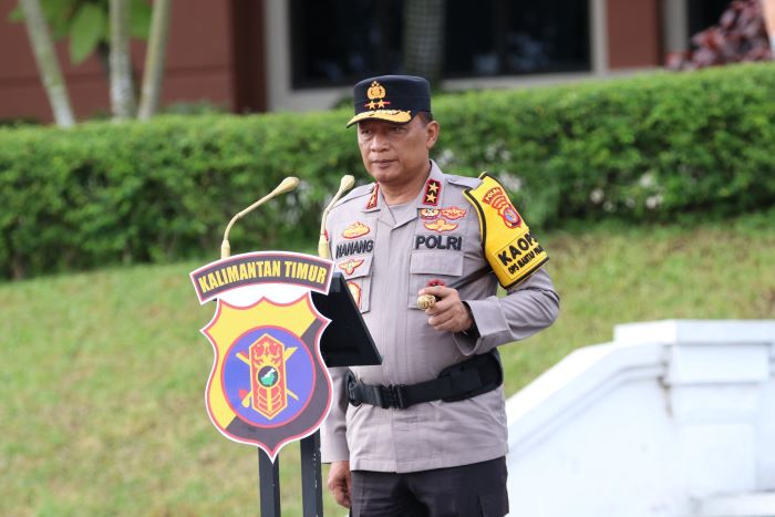 Semangat Pengabdian dan Loyalitas: Polda Kaltim Gelar Upacara Bendera Bulanan