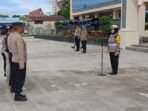 Kasat Lantas Polresta Balikpapan, Kompol Ropiyani, SH, Pimpin Apel kesiapan pengamanan Dalam rangka menyambut peringatan Isra Mi’raj 1447 H dan persiapan menjelang perayaan Imlek 2025, di halaman Mapolresta Balikpapan, pada Senin (27/1/2025). Foto: HO/Humas Polresta Balikpapan
