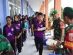 Kodam VI/Mulawarman melaksanakan penyaluran makan bergizi kepada ribuan siswa sekolah di Kalimantan, pada Senin (06/01/2025). Foto: HO/Pendam VI/Mlw