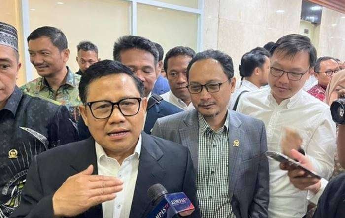 Menko Bidang Pemberdayaan Masyarakat Abdul Muhaimin Iskandar meminta warga yang kesulitan membayar biaya sekolah melapor kepada pemerintah. Foto : Arief Bimaputra.