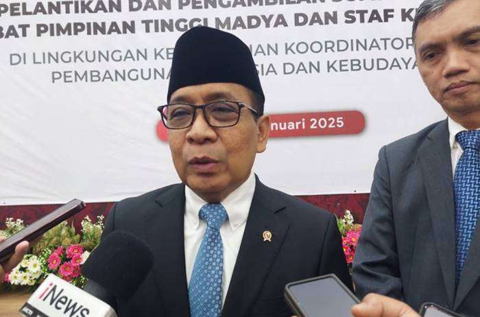 Menteri Koordinator Bidang Pembangunan Manusia dan Kebudayaan (Menko PMK) Pratikno di Kemnko PMK Jakarta Pusat, Selasa (14/1/2025). Foto : KIKI SAFITRI
