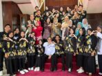 Menteri PPPA, Arifah Fauzi, bertemu dengan Forum Anak Kota Balikpapan, di Balai Kota Balikpapan, pada Minggu (26/1/2025). Foto: BorneoFlash/Niken Sulastri