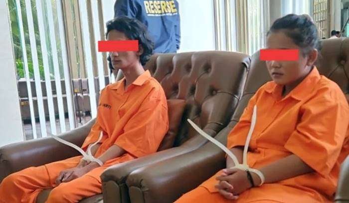 Orang tua pembunuh anaknya sendiri yang dibungkus karung. Foto : Foe Peace Simbolon