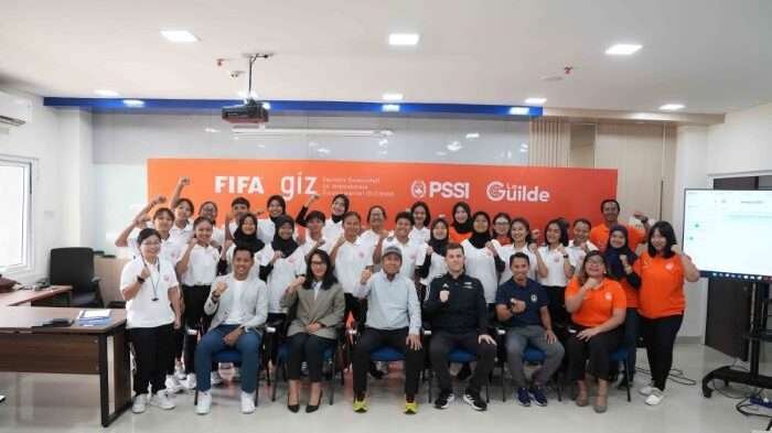 PSSI resmi menerima dukungan dari program FIFA-GIZ: Women Empowerment in Sports. Foto: HO/pssi.org