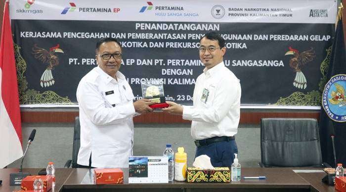 PT Pertamina Hulu Indonesia (PHI), melalui anak usahanya yang bernaung di Zona 9 yaitu PHSS, PEP Sangasanga Field, dan PEP Sangatta Field, menandatangani kerja sama dengan BNN Kaltim pada Senin, 23 Desember 2024.