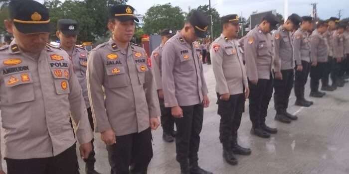 Polresta Balikpapan menggelar apel kesiapan pengamanan Dalam rangka menyambut peringatan Isra Mi’raj 1447 H dan persiapan menjelang perayaan Imlek 2025, di halaman Mapolresta Balikpapan, pada Senin (27/1/2025). Foto: HO/Humas Polresta Balikpapan