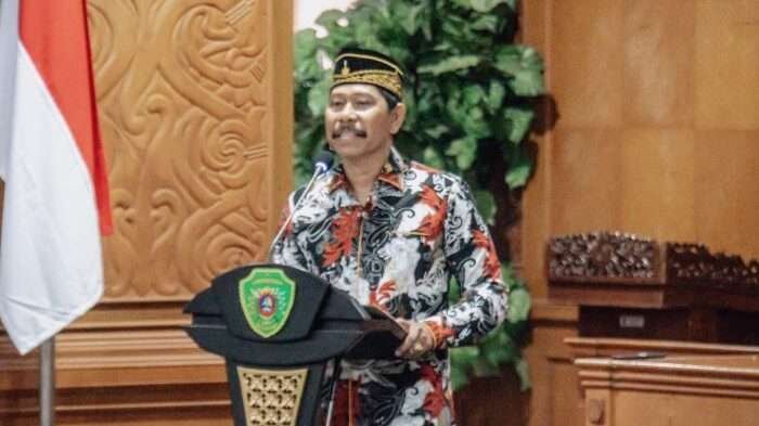 Wakil Bupati terpilih Abdul Waris Muin saat memberikan sambutan. Foto: BorneoFlash/Irwan A.