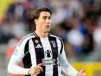 Arsenal dikabarkan tengah mengincar Dusan Vlahovic dari Juventus.